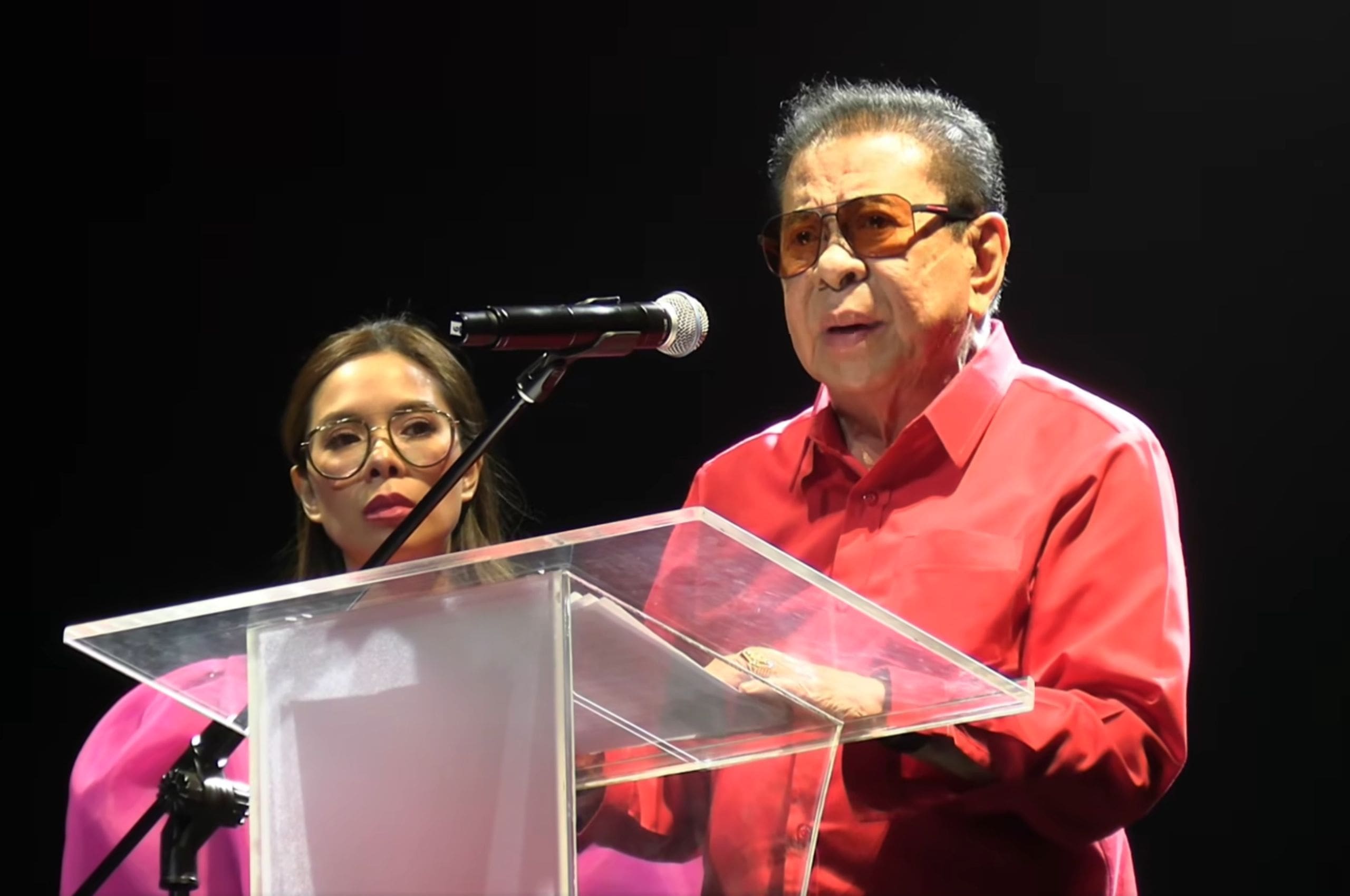 Singson addresses his supporters in the Mall of Asia Arena on January 12, 2025. Screengrab from Luis Chavit Singson Facebook