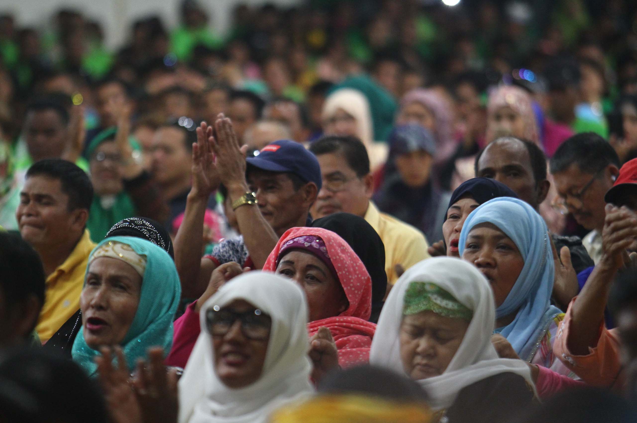 At least 5,000 Muslim residents coming from different parts of Cotabato Province gathered at Amas Capitol Gymnasium in Kidapawan City