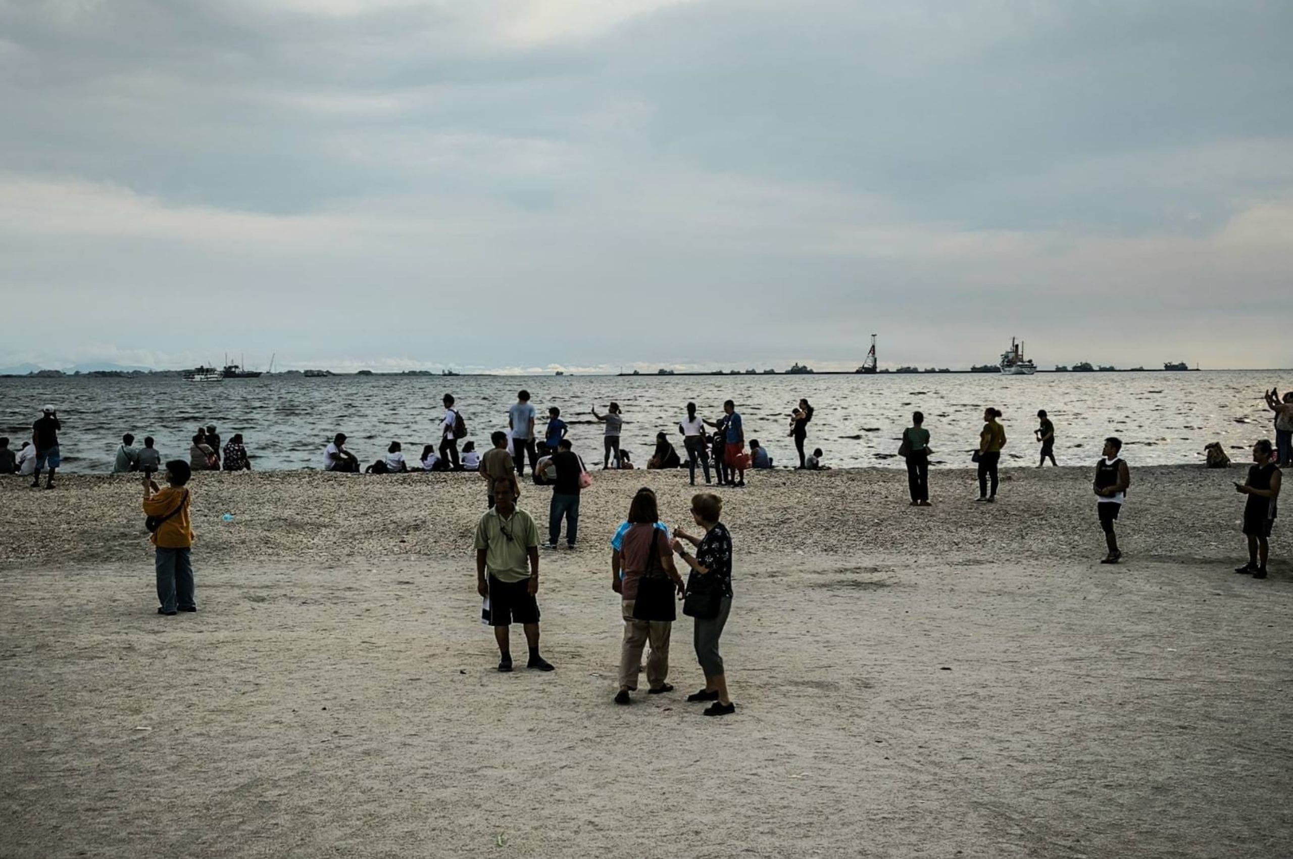 manila bay dolomite beach view