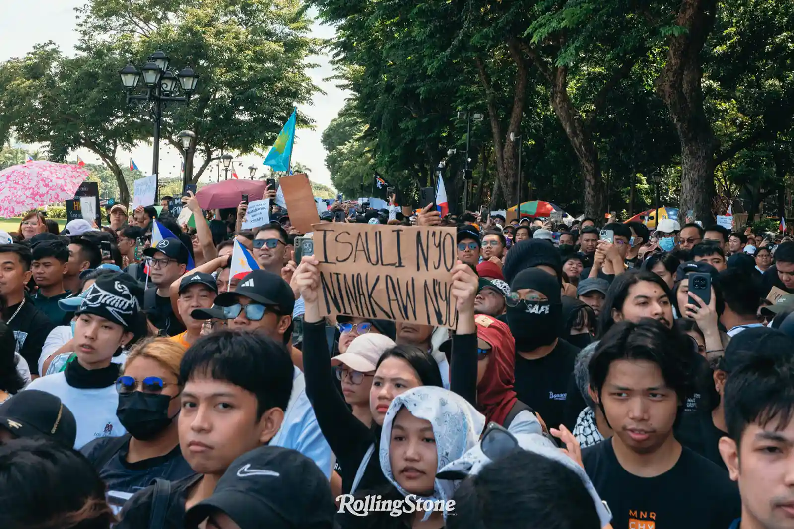 protester at baha sa luneta holding a placard